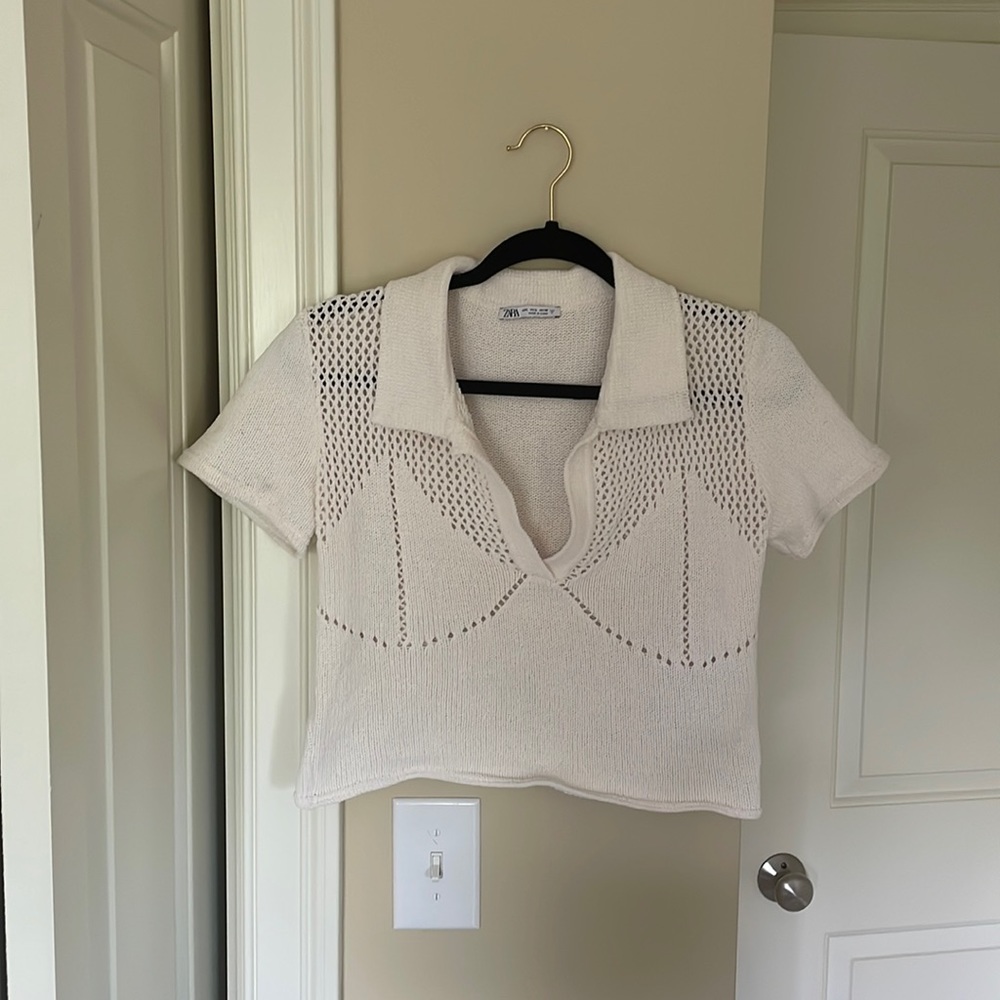 Vintage styled beige crop top from Zara